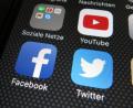 Bild: Franz-Peter Tschauner
Informationen in sozialen Netzwerken wie Facebook, Twitter und Youtube sollte man nicht vorbehaltlos vertrauen. "Fake News" als solche zu erkennen, lernen die Pressather Mittelschüler beim Projekt "FakeHunter".
