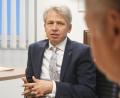Bild: Gabi Schönberger
OTH-Präsident Professor Dr. Clemens Bulitta im Gespräch.