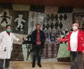Bild: fpoz
Teamleiter Stefan Dießinger (links) und der taktische Leiter der BRK-Bereitschaft, Helmut Langer (rechts), dankten Manfred Thoma (Mitte).