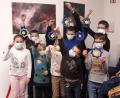 Bild: wel
Gebastelte Sterne, aber auch Sterne am Himmel des Planetariums gab es beim evangelischen Kinderbibeltag in der Volkssternwarte Dieterskirchen zu sehen.
