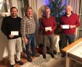 Bild: ffz
Tobias Hösl (Dießfurt, von links), Siegfried Rauch (DJK) und Josef Sirtl (TSV) bedanken sich für die finanzielle Unterstützung bei Richard Suttner (Zweiter von links) .