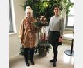 Bild: Juliane Seibt/exb 
Sabrina Obermeier, Leitung Schulische Betreuungsangebote bei den Johannitern in Ostbayern (rechts) dankte Rita Chail-Leißl für ihren Einsatz.