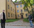 Bild: tss
Der Verein "Schaltlücke" hat mit dem Alten Amtsgericht neben der Friedrichsburg einiges vor. Florian Mittelmeier (rechts) und Jakob Müller sind zuversichtlich, dass die Pläne umgesetzt werden können.
