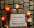 Bild: Alina Golubeva/exb
Stolpersteine, die an ermordete Juden erinnern, wurden in Amberg Teil einer Demonstration gegen die Impfpflicht. Gegner der Corona-Maßnahmen zogen Vergleiche zur Judenverfolgung zur Zeit des Nationalsozialismus.