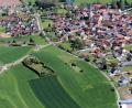 Luftbild: akp
Insgesamt 16 Bauparzellen werden im kommenden Jahr im neuen Baugebiet (Bildmitte) in Altendorf zur Verfügung stehen.