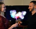 Bild: Stephan Huber
Inna und Vitalij Fan aus Freudenberg verzichteten in diesem Jahr an Silvester einfach ganz auf ein eigenes Feuerwerk. Das kam bei ihnen aus dem Fernsehgerät.