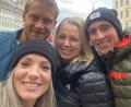 Bild: Dörte Hochscheidt/exb
Eric Frenzel (rechts) und seine Frau Laura (Zweite von rechts) feiern heuer Silvester im Erzgebirge mit Fußballprofi Jan Hochscheidt und dessen Ehefrau Dörte, wie hier Ende Dezember 2019, als auch ein Abstecher nach Dresden auf dem Programm stand.