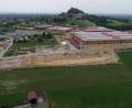 Archivbild: bey
Witron erweitert. Zum Geltungsbereich des Bebauungsplans „Gewerbegebiet Nord II“ gehört das Grundstück oberhalb des landwirtschaftlichen Gebäudes am unteren Bildrand.