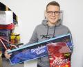 Bild: bl
Clemens Gebhardt packt heuer die Restbestände für sein Feuerwerk aus. Sollte nächstes Jahr erneut ein Verkaufsverbot kommen, sind die Vorräte endgültig erschöpft.