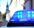 Symbolbild: Patrick Seeger/dpa
Nachdem die Besitzerin einer Pension die Polizei auf einen Mietbetrüger aufmerksam macht, stellte sich heraus, dass das nicht seine erste Tat war. Der Wiederholungstäter konnte festgenommen werden.