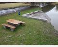 Bild: tra
Die neue Kanuanlegestelle an der Vils bei Ensdorf soll Versammlungs- und Verweilort werden.