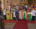 Bild: jr
Die Sternsinger in der Pfarrkirche Mitterteich. Zum Fototermin nahmen die Sternsinger ihre Masken kurz ab.