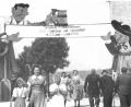 Archivbild: Privatarchiv Fritz Fürk
Der Eingang zum Festplatz bei der Bummelwiese. Neun Tage lang feierten die Kirchenthumbacher beim Heimatfest ihren Markt.