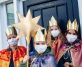 Symbolbild: Martin Steffen
Als Caspar, Melchior und Balthasar und mit einem Sternträger ziehen Kinder von Haus zu Haus um den Segen zu bringen.
