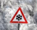 Symbolbild: Uwe Zucchi
Ein Straßenschild warnt vor Glätte. Foto: Uwe Zucchi/Archiv