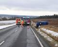Bild: jma
Die Einsatzkräfte sperrten die Staatsstraße bei Freihung kurzzeitig vollständig.