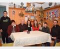 Bild: bnr
Im Kreise seiner Familie feierte Ludwig Birkel aus Diendorf seinen 85. Geburtstag. Die Glückwünsche der Stadt Nabburg überbrachte Dritter Bürgermeister Johann Kleber (rechts).