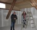 Bild: kro
Drei der Hauptprotagonisten, die tatkräftig beim Umbau des Dorfladens am Mühlenhof mit anpacken: (von links) Bürgermeister Franz Schöner, Bürgervereins-Vorsitzende Alexandra Werner und Bernd Achatz.