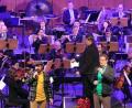 Bild: Wolfgang Steinbacher
Das Neujahrskonzert der Stadt Amberg mit den Nürnberger Symphonikern und Viva Voce (im Vordergrund) im ACC war ein Ohrenschmaus.