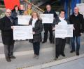 Bild: usc
2000 Euro konnten Vertreter des Lions-Clubs Amberg-Sulzbach an Spenden überreichen. Vorne, von links Club-Schatzmeister Hans Fürnkäs, Petra Waldhauser (Selbsthilfegruppe krebskranker Kinder), Karin Borchers (Kinderpalliativteam Ostbayern am Klinikum St. Marien) und Club-Präsident Gustl Walleter. Dahinter Daniela Bernschneider und Brigitte Breitfelder (Kinderschutzbund) sowie Carsten-Armin Jakimowicz (Malteser).