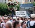 Archivbild: Fabian Strauch, dpa
Ein Aufruf zur Gewalt gegen Journalisten? Dieses Schild wurde bei einer Querdenker-Demonstration in Dortmund in die Luft gehalten.