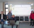Bild: Fabian Polster/Landratsamt/exb
Sozialamtsleiterin Judith Sollfrank, EDV-Mitarbeiter Simon Haberkorn, Landrat Roland Grillmeier und Regierungsdirektorin Regina Kestel (von links) gaben den Startschuss für den Online-Wohngeldantrag.