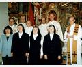 Archivbild: sh
Die letzten drei Schwestern der Armen Schulschwestern von Unserer Lieben Frau, Rosa Gillich, Erentrud Patton und Helene Hien, wurden vor etwas über 20 Jahren von Schnaittenbach abgezogen. Im Namen der Pfarrei St. Vitus verabschiedeten sie die damalige Pfarrgemeinderatsvorsitzende Rasp und die Geistlichen Striegl, Meier, Demleitner, Uwer und Kett.