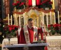 Bild: ads
Pfarrer Markus Brunner von St. Georg eröffnete im Rahmen eines feierlichen Gottesdienstes das Winterbergfest im Sabastianskircherl. Er trug dabei seine neue Stola mit Darstellungen des Heiligen Sebastian und der Heiligen Katharina.