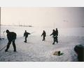 Archivbild: schß 
Die Buben des Ortes schlossen sich vor 25 Jahren zum 1. Schlittschuhclub Hohenkemnath zusammen.