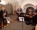 Bild: adj
Stefan Bodenmeier, Jakob Reichl und Andreas Bäumler (von links) bei ihrem Einsatz in der Parksteiner Kirche.