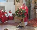 Bild: jzk
Pfarrer Sven Grillmeier hielt die Festpredigt beim Sebastiansamt in der Kemnather Stadtpfarrkirche. Stadtpfarrer Thomas Kraus (links) hörte andächtig zu.