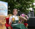 Bild: Bayerischer Brauer-Bund/exb
Weil die Corona-Pandemie keine Live-Veranstaltungen zuließ, setzte sich im Mai 2020 die Schwandorferin Sarah Jäger in einer Online-Ausscheidung gegen zahlreiche Konkurrentinnen durch und wurde elfte Bayerische Bierkönigin. Der Brauerbund hat sie nun gebeten, eine weitere Amtszeit zu absolvieren. Auch das ist den Einschränkungen durch Corona geschuldet.