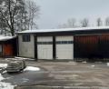 Bild: Gemeinde Teunz/exb
Das frühere Bauhofgebäude in Fuchsberg ist eines der gemeindlichen Objekte, die sich für die Installation von PV-Anlagen anbieten würde.
