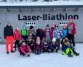 Bild: u
Sportfachberaterin Susanne Gebhardt (links) ermöglicht fünf Klassen der Grundschulen Hahnbach, Gebenbach und Schnaittenbach mit insgesamt 85 Kindern je einen Wintersporttag im Langlaufzentrum auf der Silberhütte. Hier die Klasse 3a aus Hahnbach mit Klassenleiterin Kerstin Arnold.