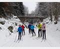 Bild: bey
Max Müllhofer (Zweiter von rechts) macht es mit seiner Familie vor: Die Loipen des TSV-Schiclub Pleystein sind ideal für Familien dort unterhaltsame und sportliche Stunden zu erleben.