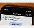 Bild: Bernd Weißbrod
Die Startseite einer Luca-App ist auf einem Bildschirm eines Smartphones dargestellt. Foto: Bernd Weißbrod/dpa