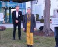 Bild: Klinikum/Wawersig/exb
Stephanie Sedlmayer-Weßling, Lambert Immobilien, Dr. Harald Hollnberger, Ärztlicher Direktor des Klinikums, Caroline Beer, Patientin und Otto Kehrer, Kehrer Planung (von links) bei der Bekundung der Patenschaft.