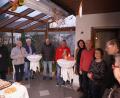 Bild: fvo
Josef Kick (Vierter von rechts) ist 80. Bei einem kurzen Stehempfang im großen Wintergarten seines Haus gratulieren neben der Familie auch Vertreter der Vereine, Kirche und Gemeinde.