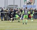 Bild: Hubert Ziegler
Wenn der FC Amberg und die DJK Gebenbach aufeinandertreffen, ist das Zuschauerinteresse groß: Vor ansehnlicher Kulisse duellieren sich in dieser Szene Dennis Kramer (links) vom FC Amberg und der Gebenbacher Kapitän Julian Ceesay (Mitte).