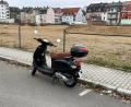 Bild: exb/Reinhold Bortner
Dieser Roller ist einigen Weidenern aufgefallen. Auf Facebook wurde gerätselt, wer der Besitzer des schicken Flitzers sein könnte.