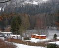 Bild: Gabi Schönberger
Am Gaisweiher sind auch im Winter immer wieder Camper und Spaziergänger unterwegs. Wer keinen eigenen Wohnwagen hat, kann eines der beheizten Schlaffässer mieten.