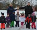 Bild: jr
CSU-Ortsvorsitzender Josef Hollmann übergab eine Spende über 610 Euro an Kinderhausleiterin Sabine Doß. Das Geld kam im Zuge der Christbaumabholaktion zusammen.