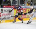 Bild: A. Schwarzmeier
Mark Heatley am Puck: Der 37-jährige Deutsch-Kanadier hat sich rechtzeitig vor Ende der Wechselfrist den Blue Devils angeschlossen.