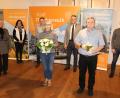 Bild: Stadt Tirschenreuth/exb
Marianne Ackermann (vorne, links) und Norbert Neid (vorne, rechts) bei der Verabschiedung im Rathaus. Mit im Bild (hinten, von rechts) der Leiter der Hauptverwaltung, Markus Bergauer, Bürgermeister Franz Stahl, Stellvertretender Personalratsvorsitzender Karl Bayreuther, Stellvertretende Kinderhaus-Leiterin Maria Üblacker und Kinderhaus-Leiterin Silvia Markowski.