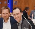 Bild: Gabi Schönberger
Dr. Stefan Pecher (links) und Eric Frenzel im Jahr 2015 bei der Sportlerwahl der „Oberpfalz-Medien“, die damals in Neustadt/WN stattfand.