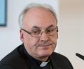 Symbolbild: Armin Weigel/dpa
Der Regensburger Bischof Rudolf Voderholzer gehört zu den Kritikern des "Synodalen Wegs".