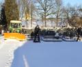 Bild: Josef Böhm
Nicht alles ist mit dem Schneepflug zu machen. Vieles ist Handarbeit. Seit 2003 verrichtet die Feuerwehr Niedermurach den Winterdienst im Friedhof.