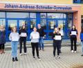 Bild: Andreas Fröhlich/exb 
Die Absolventinnen des JAS-Gymnasiums Nabburg freuten sich über ihre offiziellen DELE-Diplome: Sophie Wild, Alexandra Götz, Julia Lehner, Paula Westermeier, Jule Kleierl, Fiona Scheuerer (von links).