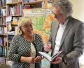 Bild: IOS Regensburg
Die Beauftragten der Bayerischen Staatsregierung für Aussiedler und Vertriebene, Sylvia Stierstorfer mit Ulf Brunnbauer, dem Wissenschaftlichem Direktor des IOS in Regensburg, wo die neue Stelle angesiedelt sein wird.