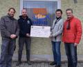 Bild: bnr
Round Table Schwandorf unterstützt die Tafel Nabburg mit einer Spende von 1500 Euro. Den Betrag übergaben (von links) Martin Weniger und Präsident Benedikt Gruber an Vorsitzenden Albert Bruckner und Schatzmeister Manfred Seibert.